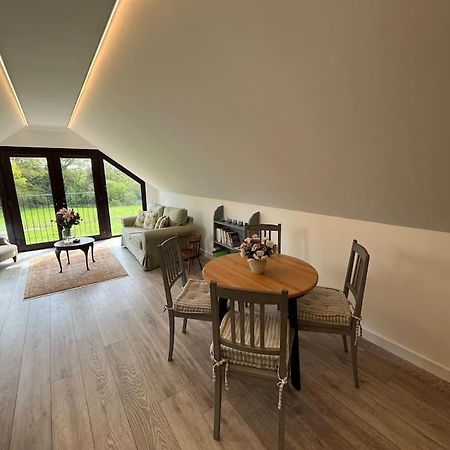 The Stable, Grove End Farm Apartment Petworth Exterior photo
